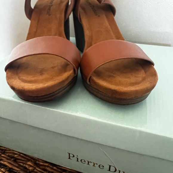 Pierre Dumas size 7 M heels - Picture 5 of 10
